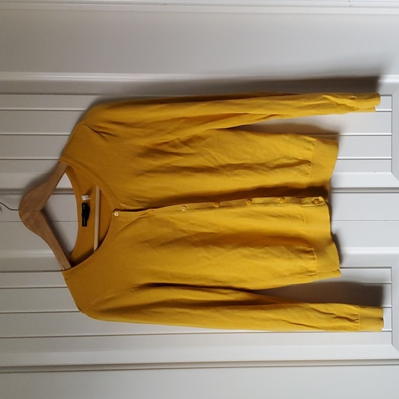 H&M Sweater - Picture 6 of 6